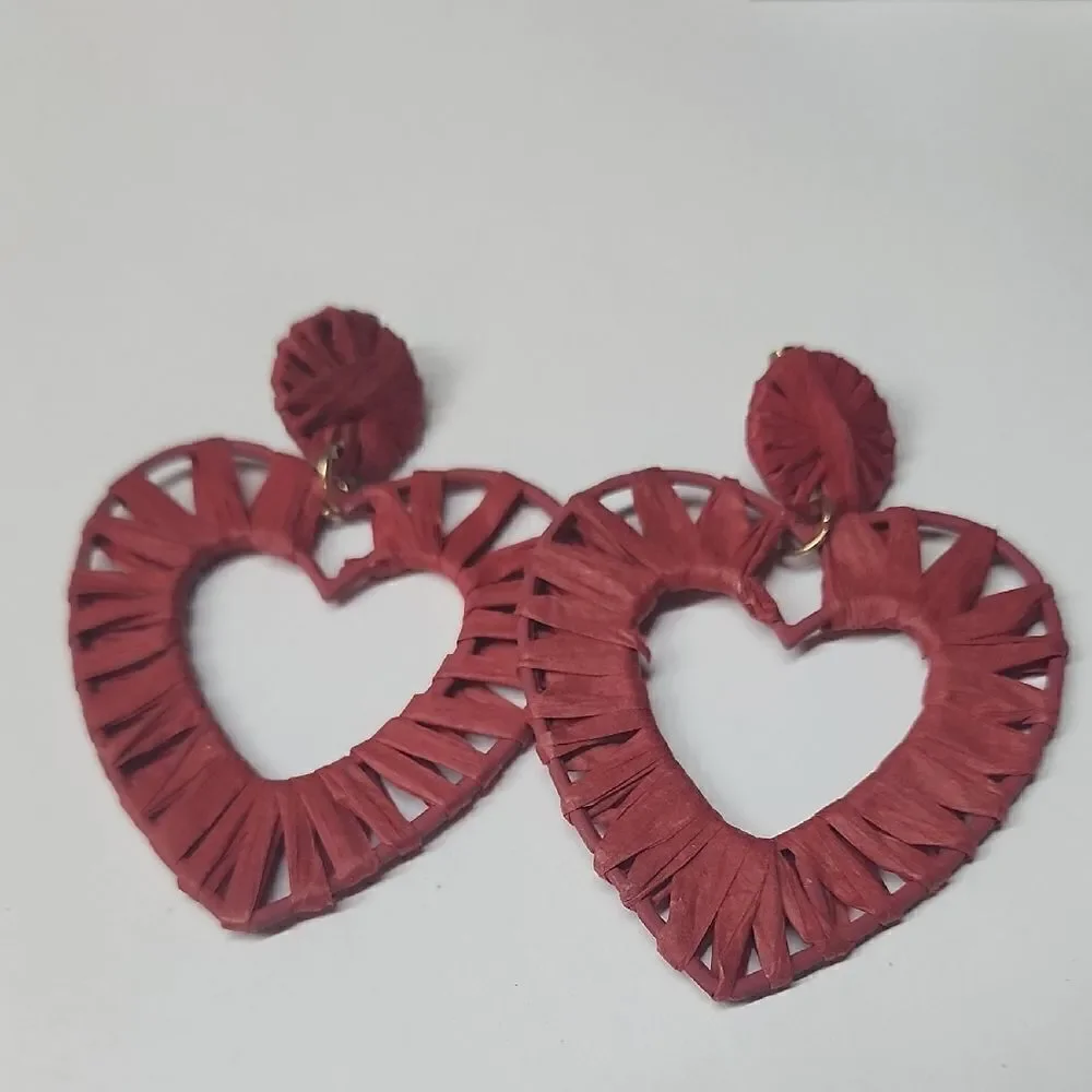 Plunder Red Heart-Shaped Earrings